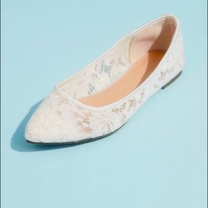 Off white lace ballet flat